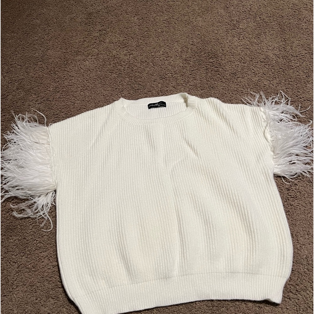White Sweater/Shirt with Feathered Sleeves